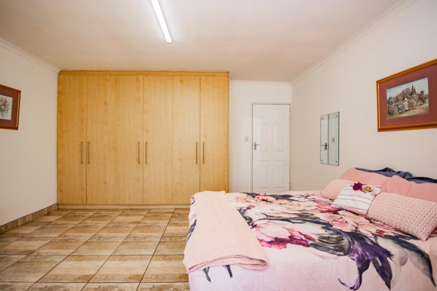 8 Bedroom Property for Sale in Joostenbergvlakte Western Cape